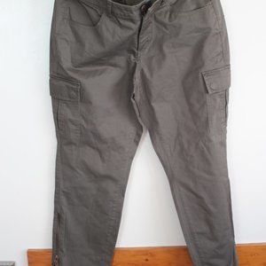 Capris Cargo Style, Coldwater Creek, Size 12